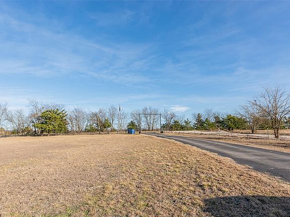 3rd image of 1954 County Road 4309 N