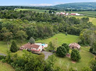 103 Traugers Crossing Rd, Kintnersville, PA 18930