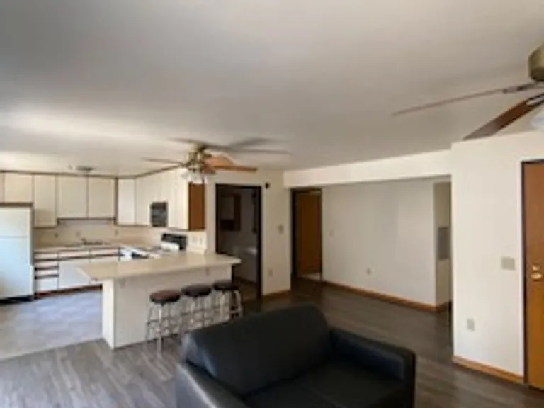 230 W Lakelawn Pl — Photo 4