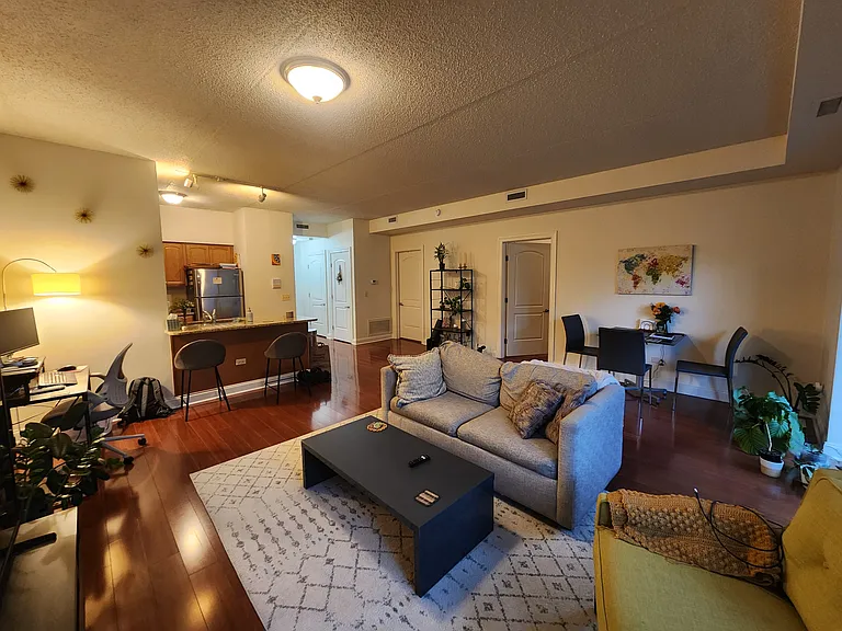 2318 N Milwaukee Ave #201 — Photo 9