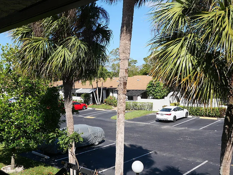 13817 Royal Palm Ct #B — Photo 31