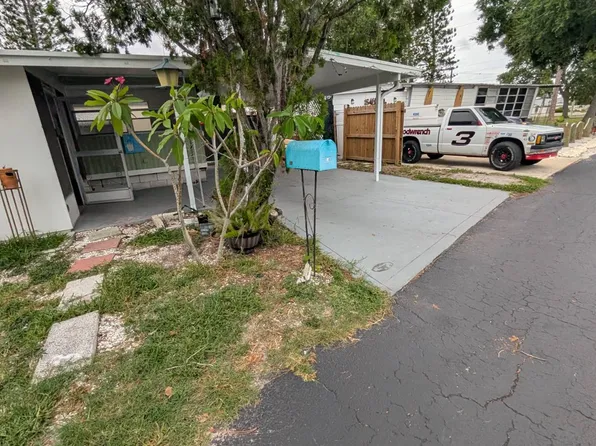 9333 Park Blvd #3B, Seminole, FL 33777
