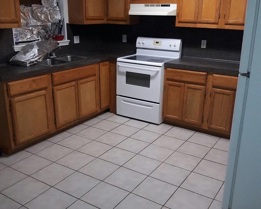 2nd image of 980 Rita St