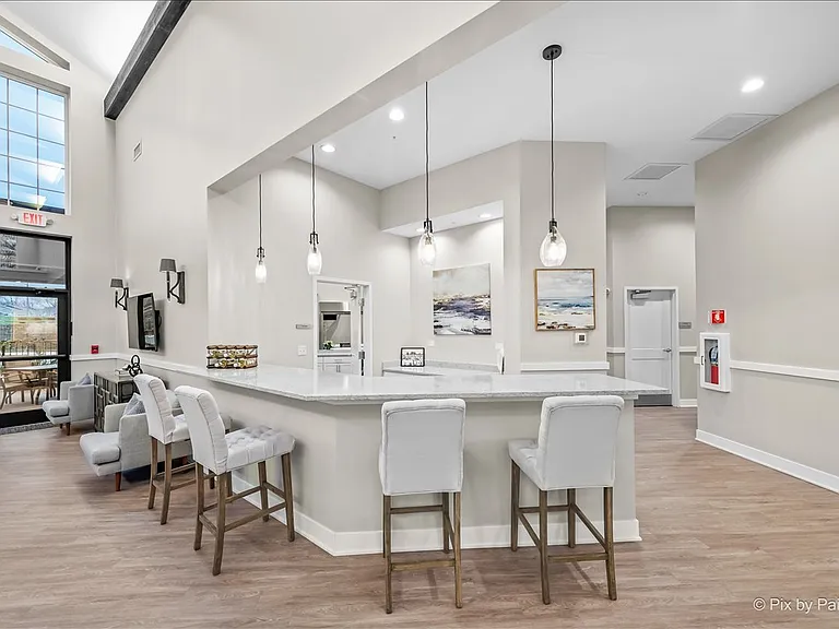 301 Westminster Ct — Photo 39