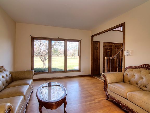 Beautiful Windows Lets The Sunshine In