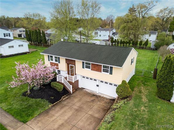 199 Heather Hill Dr, Buffalo, NY 14224