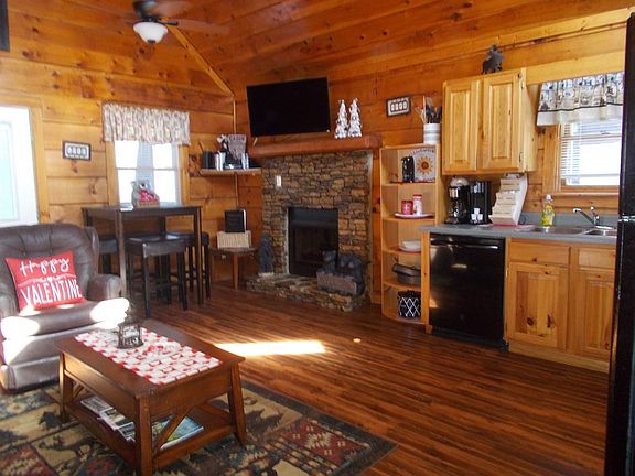 2nd image of 504 Chickasaw Gap Way