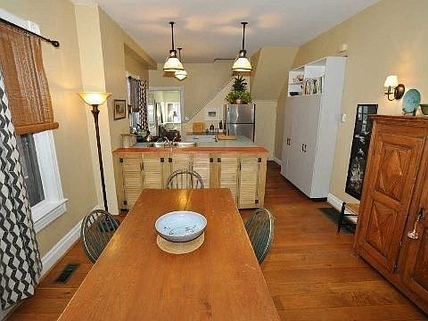 2nd image of 498 Manning Ave