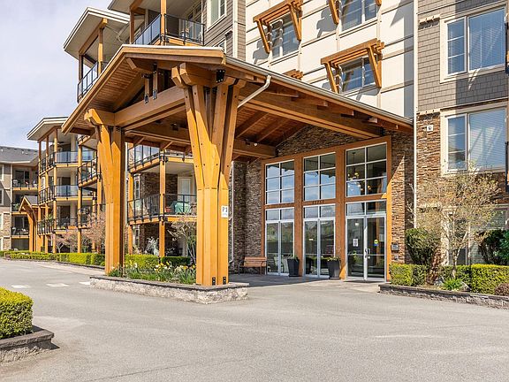 3rd image of 45750 Keith Wilson Rd #203