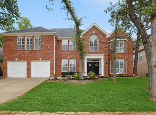 3917 Pebblebrook Ln, Bedford, TX 76021