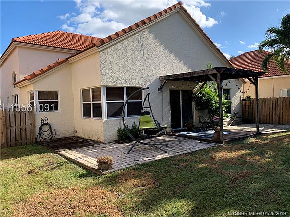 2nd image of 8972 Lake Park Cir S