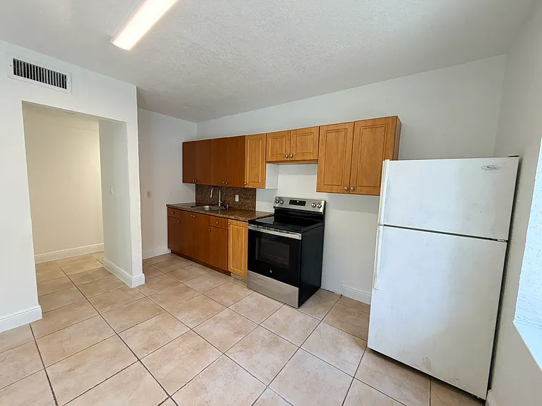 420 SW 14th Ave #1B — Photo 9