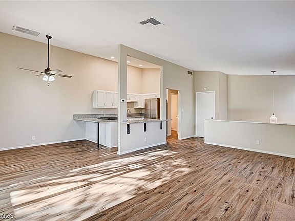 4th image of 1305 Capri Dr APT D