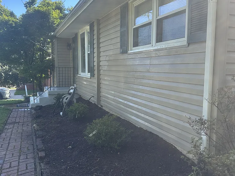 10 N Floyd St — Photo 9
