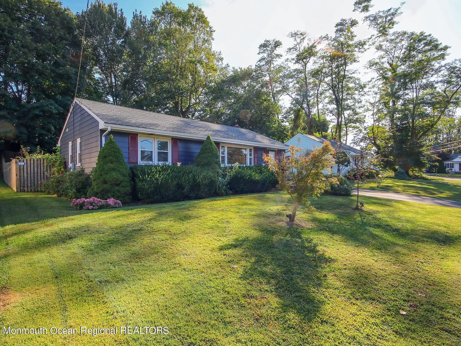 3 bed, 864 sqft, $3,500 — Photo 2
