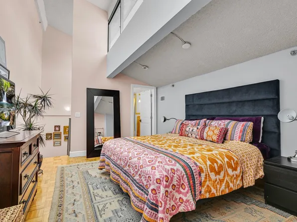 300 Communipaw Avenue image 29 of 34