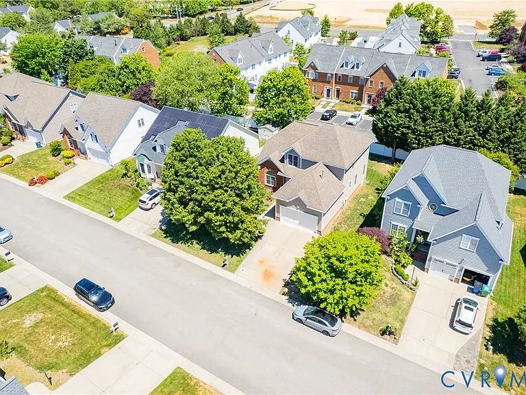 9721 Pemberton Crossing Dr — Photo 37
