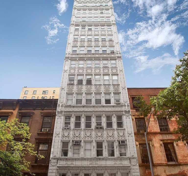 1st image of 126 W 73rd St APT 10A