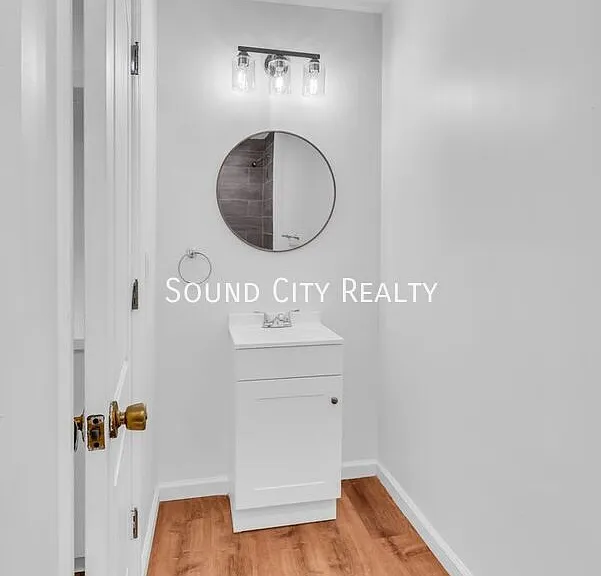 3232 Hinkle Dr — Photo 12