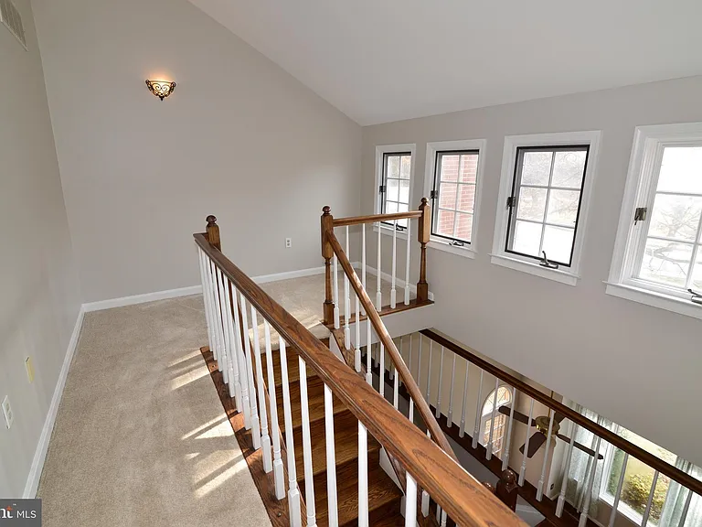 10200 Aspen Willow Dr — Photo 41