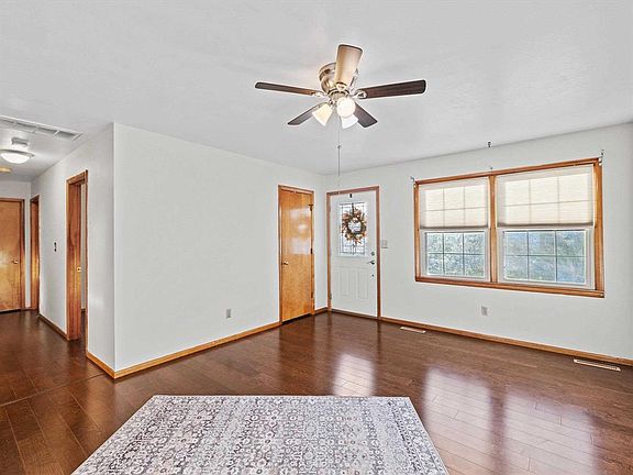 4th image of 2515 Dartmouth Dr