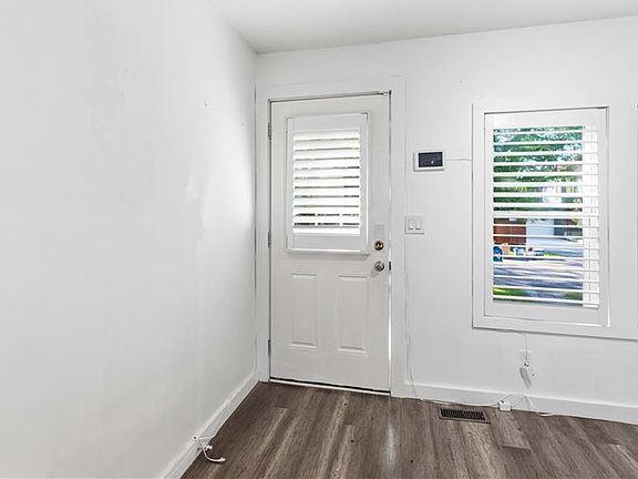 4th image of 37 Maplecrest Ave
