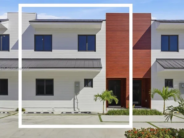 936 NW 10th St #3, Florida City, FL 33034