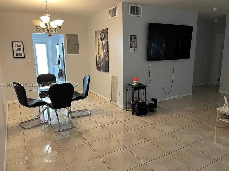 462 Golden Isles Dr #203 — Photo 3