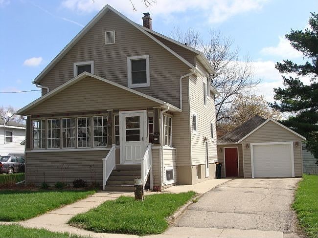 2nd image of 632 Jackson St