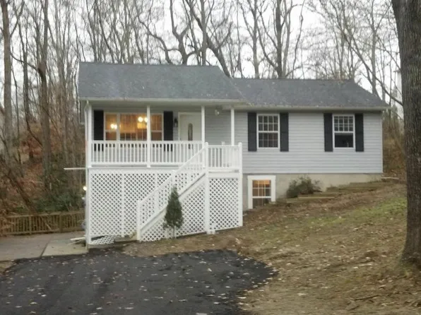 8423 Halsey Rd, Lusby, MD 20657