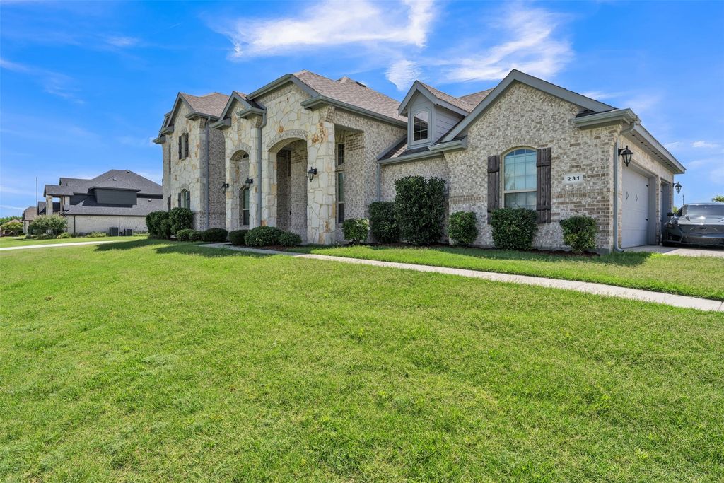 231 Berkeley Dr, Waxahachie, TX - View 2