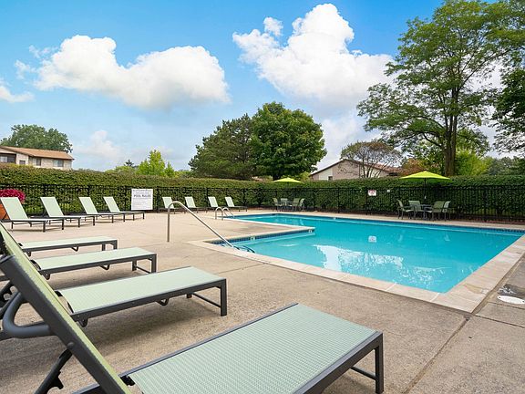 Swimming Pool at Woodland Villas