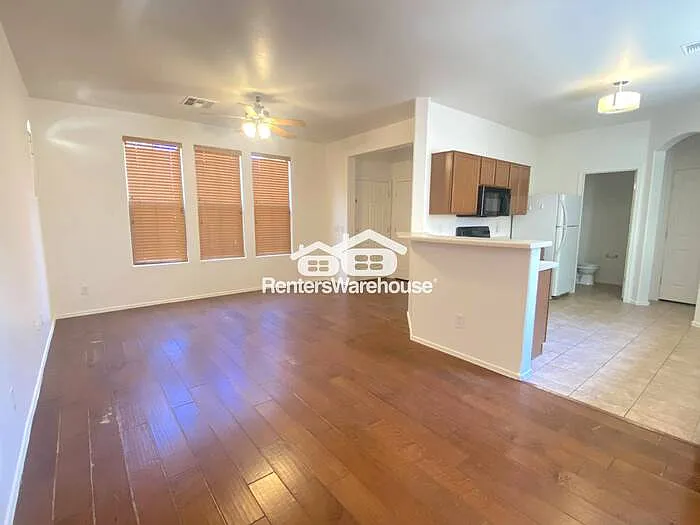 1970 E Harrison St — Photo 3