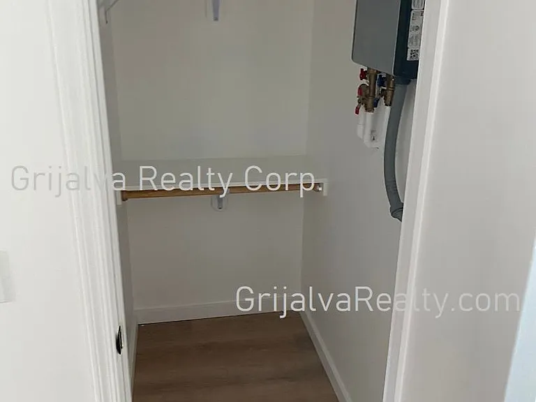 1030 Lee — Photo 12