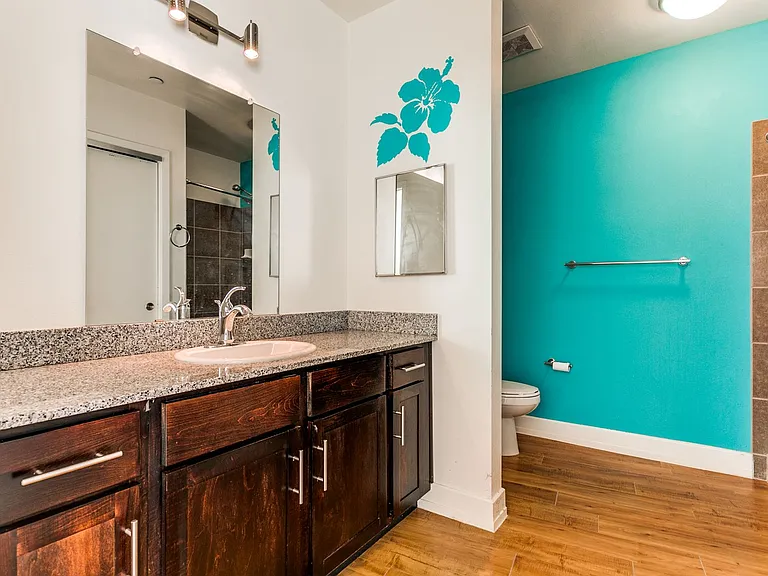 1401 S Flores St #300 — Photo 9