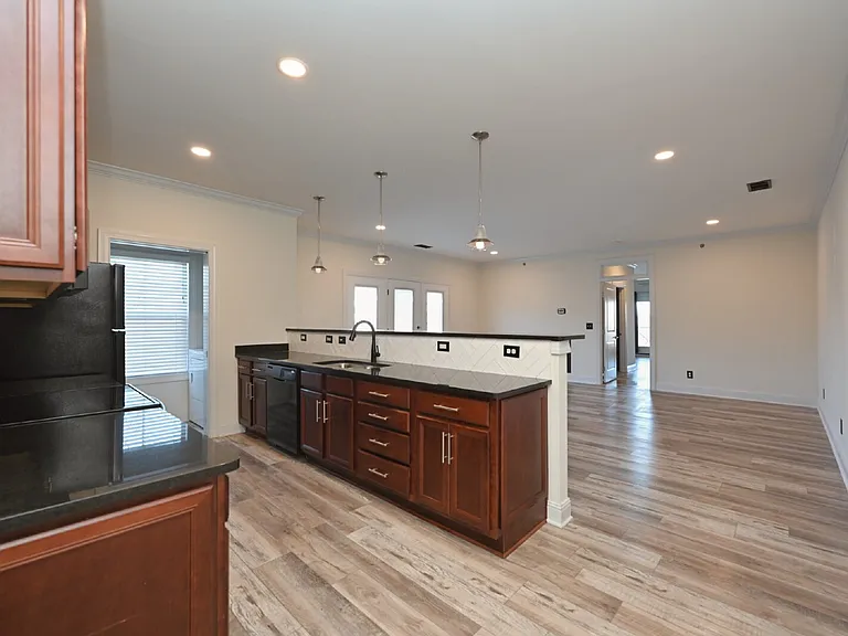 303 Criddle St #406 — Photo 9