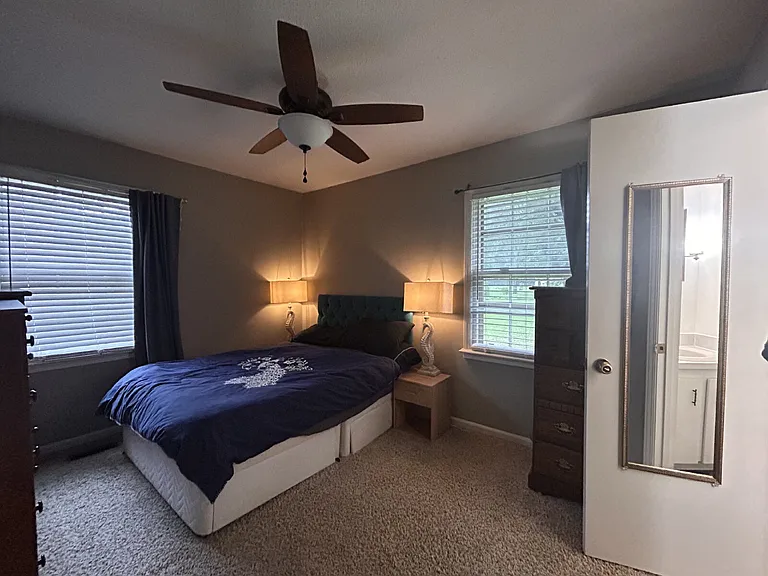 301 La Grange St — Photo 4