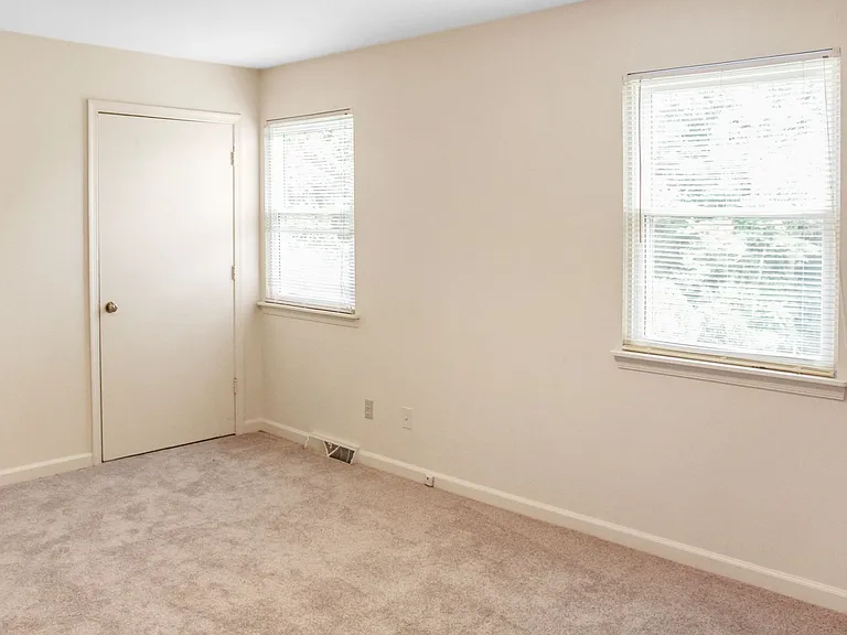 2455 Whitney Ct — Photo 6