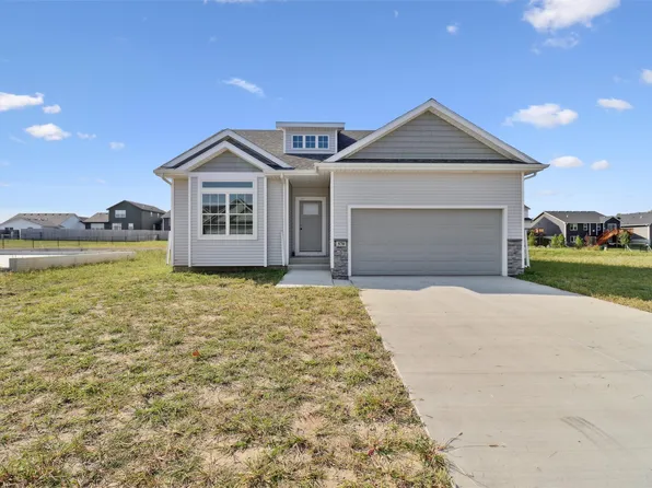 570 SE Hollow Ct, West Des Moines, IA 50265