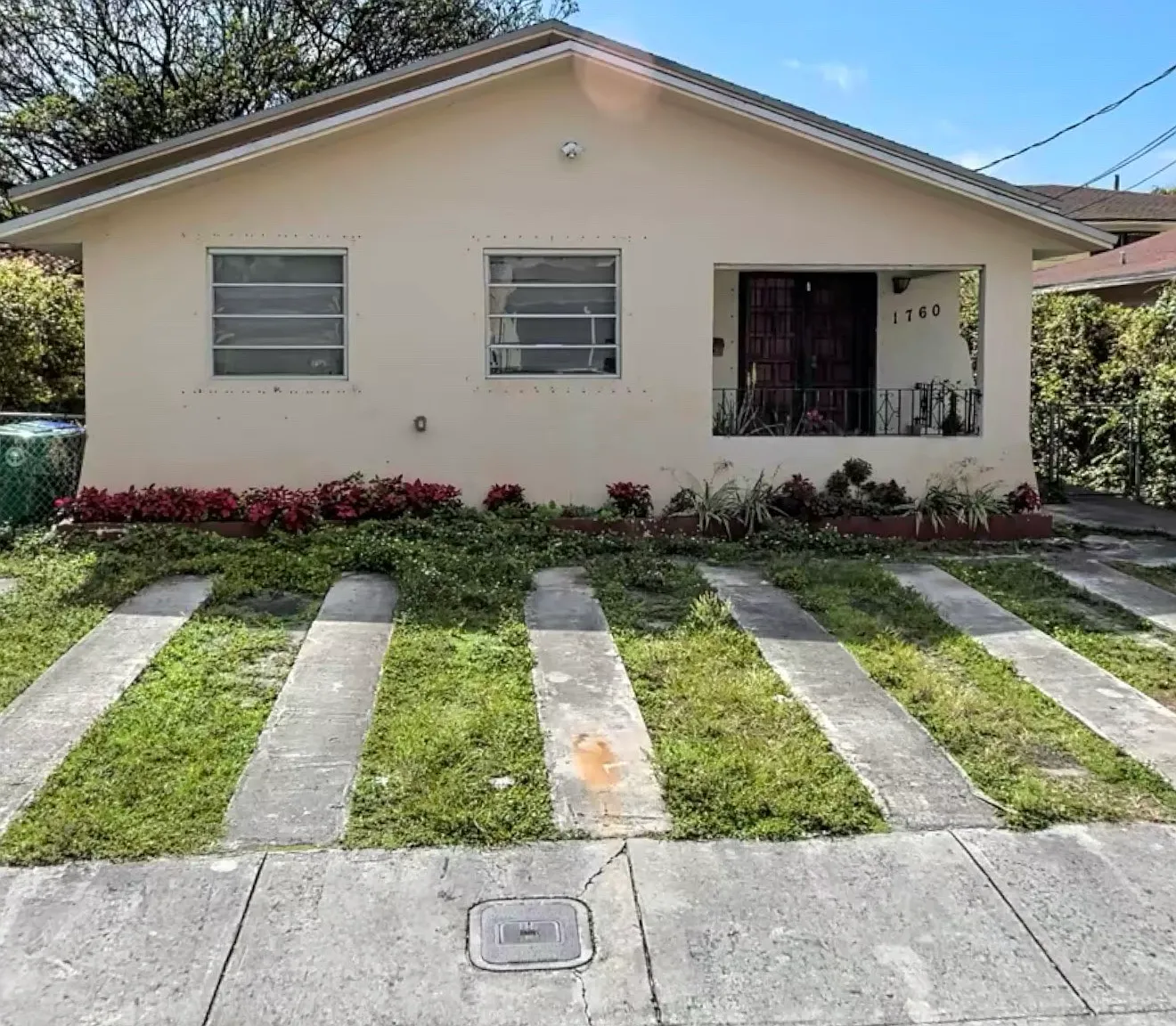 4 bed, $3,800 — Photo 1