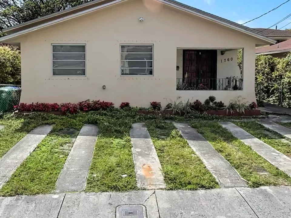 1760 NW 5th St #1760