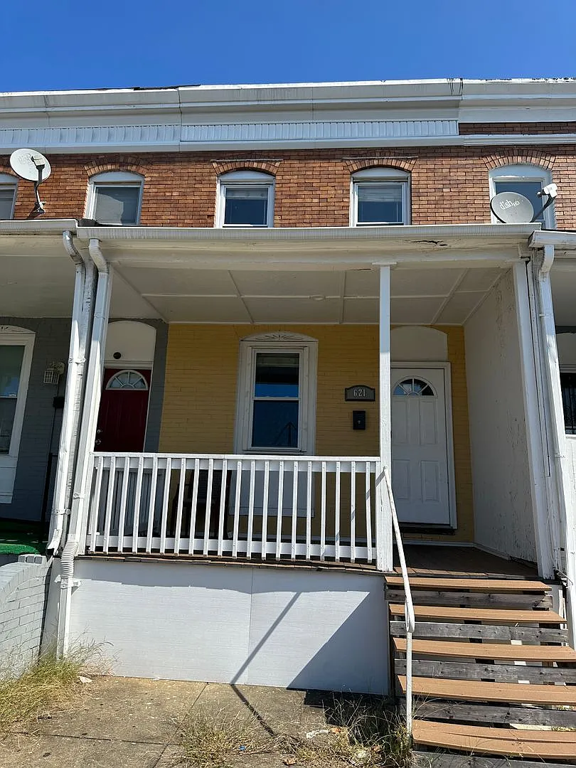 Spacious Rooms! Central Air! Partially Finished Basement! W/D! Available Now! — Photo 1