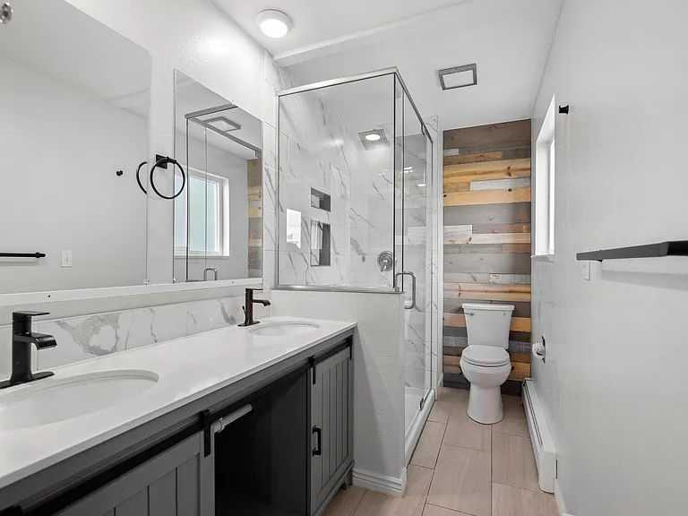 3570 S Hillcrest Dr — Photo 20