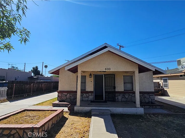 800 Ivy St — Photo 1