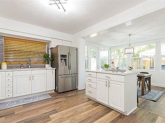 1st image of 2121A Greenbriar Blvd