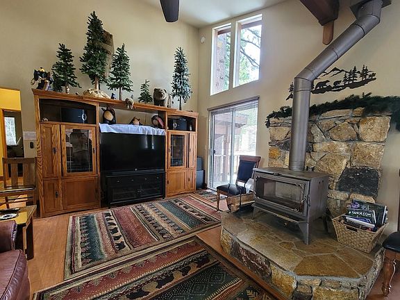 2nd image of 1025 Windsor Dr