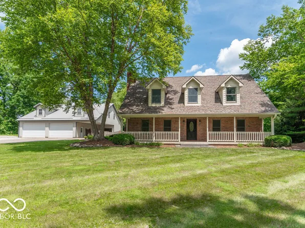 1215 W Ashton Ln, Mooresville, IN 46158