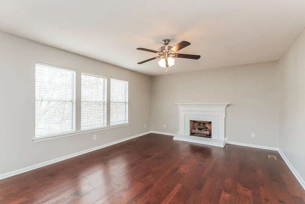 4 bed, 2.5 bath, 2054 sqft, $3,810 — Photo 2