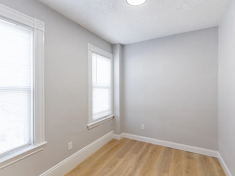 628 E 6th St #2 — Photo 6