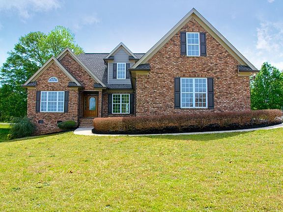 2nd image of 102 Camilla Dr